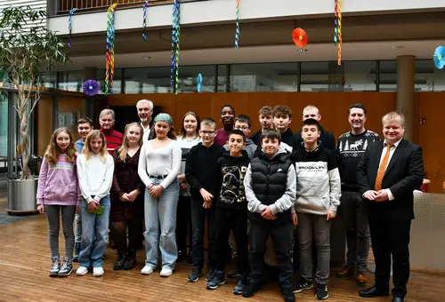 Neue Schulweghelfer an der Mittelschule im Januar 2024.