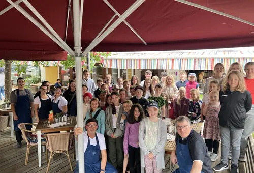 Ministranten im Aroma Mai 2025